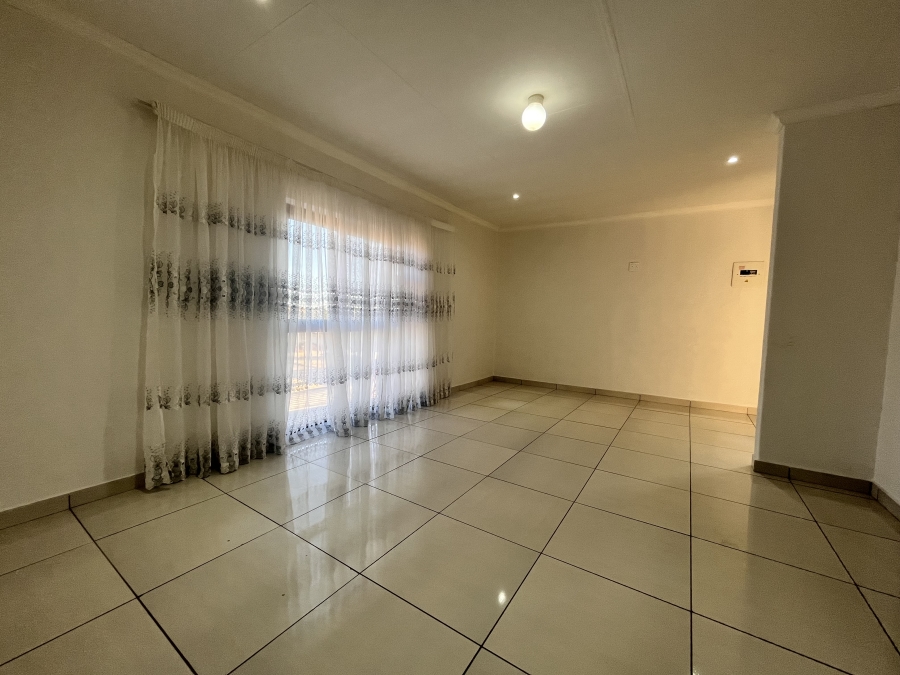 5 Bedroom Property for Sale in Wilkoppies North West
